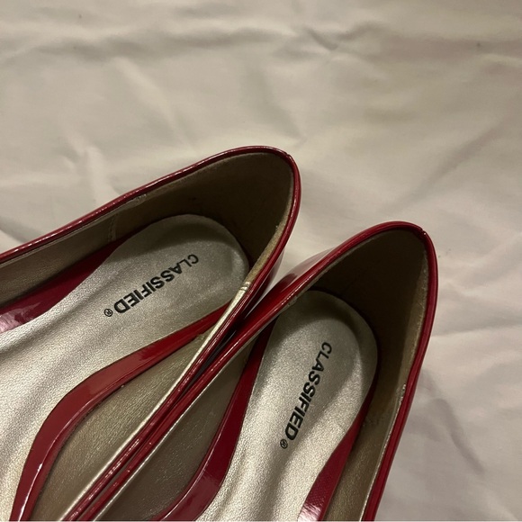 Classified Red Peep Toe Heels - Women’s Size 7 1/2 - Picture 3 of 6